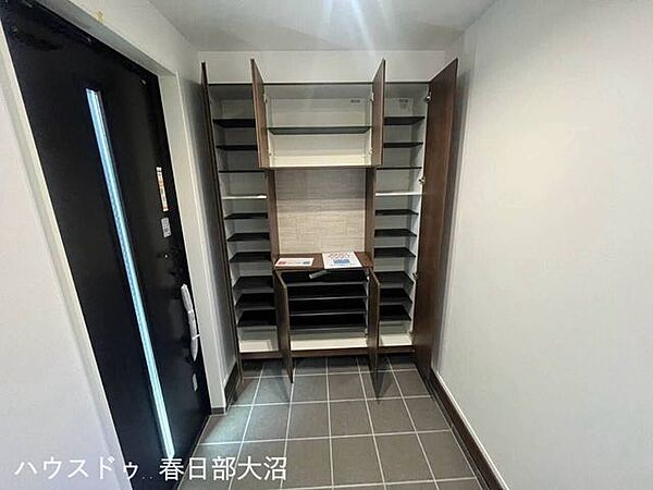 玄関を拡大表示