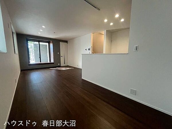 リビング/ダイニングを拡大表示