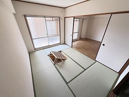 シンプルで温かみのあるデザインで、ゆったりと過ごせます。