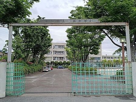 草加市立谷塚中学校 1250m