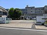 周辺：草加市立稲荷小学校 670m
