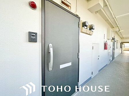玄関はお家の顔としてすっきりとした素敵な空間に。印象のよい玄関は爽やかな住まいへの入り口です。