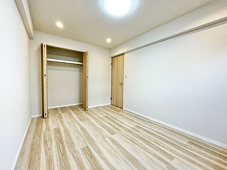 各部屋を最大限に広く使って頂ける様、全居住スペースに収納付。プライベートルームはゆったりと快適に。