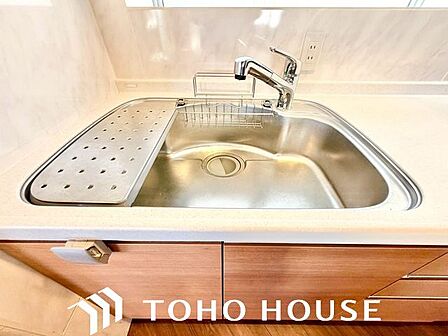 調理器具や食器類もゆったり洗えるシンクが嬉しいですね。