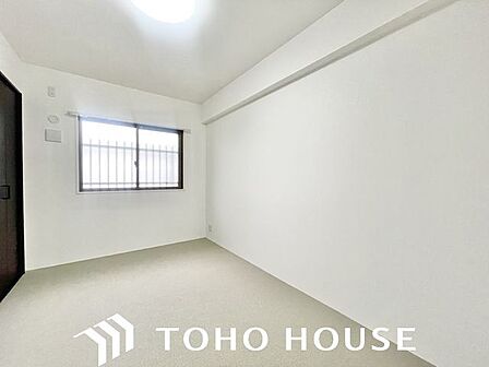 住まう方自身でカスタマイズして頂けるように「シンプル」にデザインされた室内。