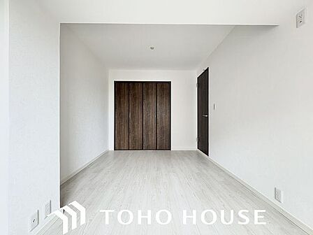 過ぎ行く時間をゆったりと感じることができる落ち着いたお部屋。プライベートな時間を満喫できます。