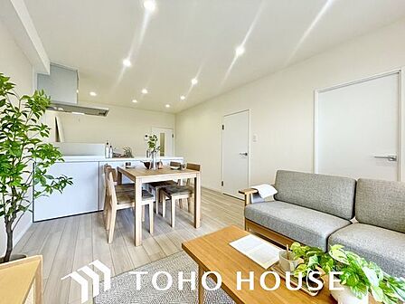 洗練されたデザインと機能性が織りなすこだわりの住空間。ゆったりとした時間をお過ごしください。