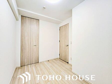 過ぎ行く時間をゆったりと感じることができる落ち着いたお部屋。プライベートな時間を満喫できます。
