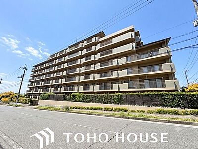 外観:陽射しとともに、少しづつ装いを変える街の景観から、この街ならではの美しい風景とここから紡がれる物語。(空の加工を生成AIで行っています。) 外観:陽射しとともに、少しづつ装いを変える街の景観から、この街ならではの美しい風景とここから紡がれる物語。(空の加工を生成AIで行っています。)