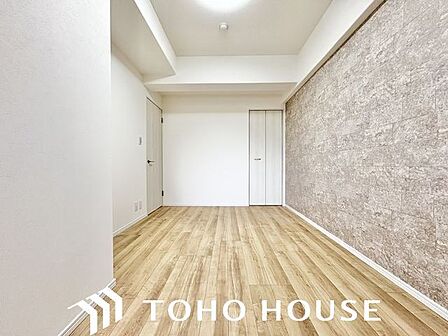 過ぎ行く時間をゆったりと感じることができる落ち着いたお部屋。プライベートな時間を満喫できます。