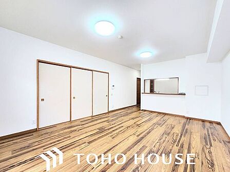 家族の温かさと陽光の暖かさ、楽しい毎日と明るい未来を予感させる「空間が織り成すひとつ先の住み心地」