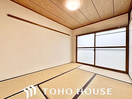 和室は心落ち着く空間。家族団らんや来客時の客間等々、多目的に活用出来る便利なスペースです。