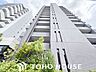 外観：爽やかな青空の下に贅沢なほどに降り注ぐ陽光、豊かな居住性。クオリティが見事に調和した住空間。