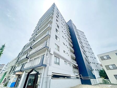 時代と共に変わりゆく街並みと、住む人の変わらない思いを融合。いつまでも誇りに思える住まいへ。
