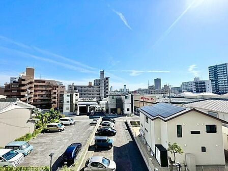 さまざまな表情の景色を眺めながら、くつろぎのひと時をお過ごし頂けます。