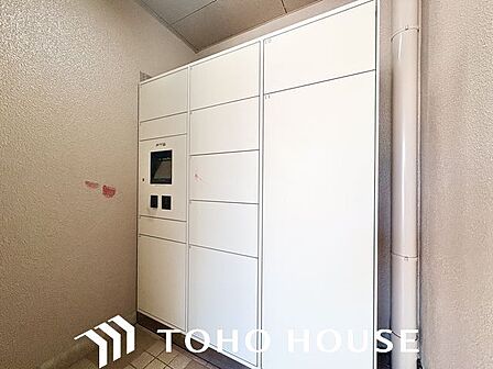 宅配ＢＯＸ。お仕事やお出かけで荷物が受け取れない時も大変便利です。