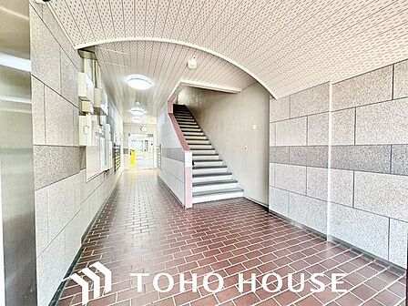 住む方が安らぎと品格の良さを感じることができるようなエントランス空間です。