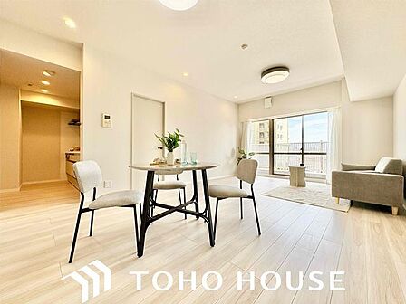 洗練されたデザインと機能性が織りなすこだわりの住空間。ゆったりとした時間をお過ごしください。