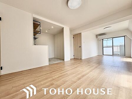 洗練されたデザインと機能性が織りなすこだわりの住空間。ゆったりとした時間をお過ごしください。