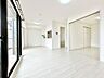 リビング/ダイニング：少しでも豊かに快適に。そんな想いから生まれた邸宅は、これから先の生活をきっと支えてくれるはずです。