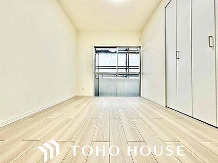 木の温もりがやさしい、フローリングのお部屋です。ゆっくり趣味の時間を楽しめます。