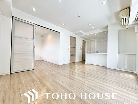 洗練されたデザインと機能性が織りなすこだわりの住空間。ゆったりとした時間をお過ごしください。