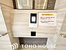 エントランス：オートロック機能付で、安心のセキュリティ。毎日の暮らしを優しくサポートしてくれます。