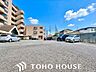 駐車場：敷地内駐車場（空の加工を生成AIで行っています）