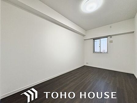 一日の疲れをいやしてくれる主寝室。時を忘れて過ごす場所として過ごせるお部屋。