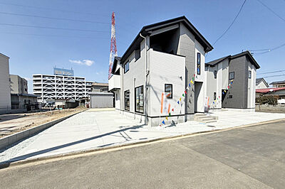 外観:小学校・銀行・コンビニ・薬局も徒歩10分内!現地(2026年3月)撮影 外観:小学校・銀行・コンビニ・薬局も徒歩10分内!現地(2026年3月)撮影
