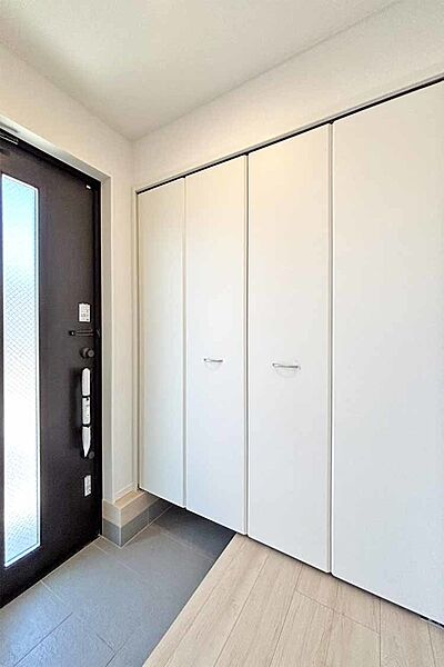 玄関を拡大表示