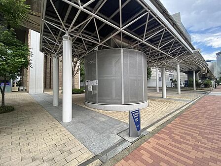 シャトルバス乗り場◎品川駅まで居住者専用のシャトルバスが運行(1回120円)