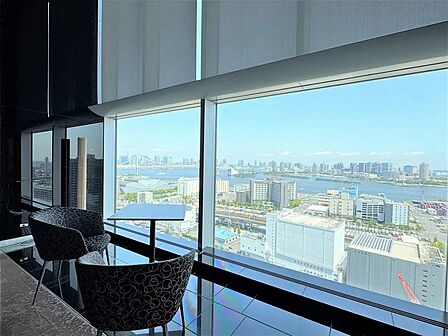 スカイラウンジ