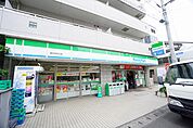 ファミリーマート柿生駅北口店（1973m）