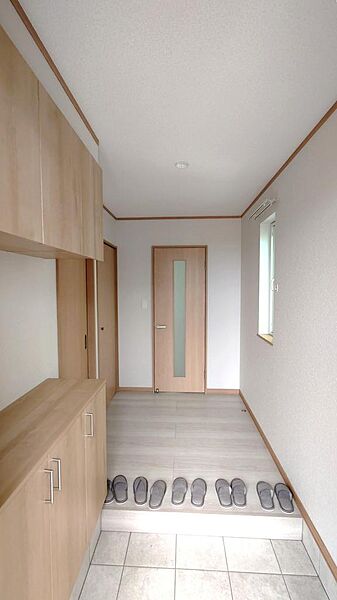 玄関を拡大表示