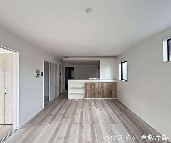 リビング/ダイニングを拡大表示