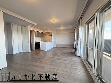 東西方向に長いリビング 南側の日当りを十分に取り込めます