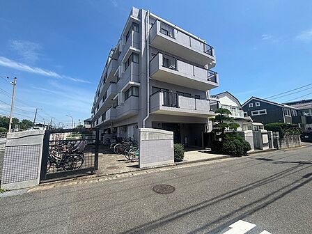 地上5階建ての4階部分。