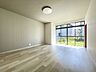 リビング/ダイニング：◇外観◇過ごす時間と共に刻々と表情を変えていく住まい、季節によってさまざまな表情を見せてくれるわが家は、時を重ね思いを紡ぐ場所です。ご家族の一家団欒を心ゆくまでお楽しみください。
