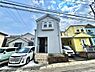 外観：ご家族揃って建物と街並みをご覧いただけます。
