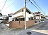外観：ご家族揃って建物と街並みをご覧いただけます。