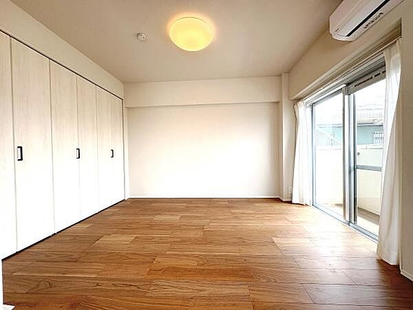 寝室を拡大表示
