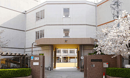 小学校「大阪市立大開小学校まで530m」