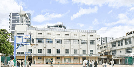 中学校「大阪市立堀江中学校まで699m」