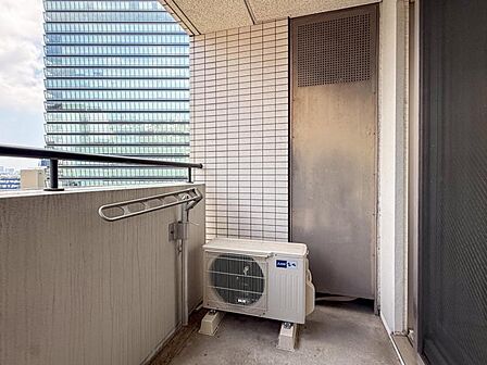 ホット一息つきたいときに望むこの眺望。リラックスできる空間になりますね!