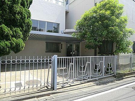 学校法人枝光会駒場幼稚園 610m