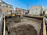 外観：堂々たる趣ながら、主張し過ぎずどこか余裕を感じさせるフォルムで佇む邸宅は、晴天の空と照らし合わせる事で、本来あるべき完成形の姿を見せてくれます。