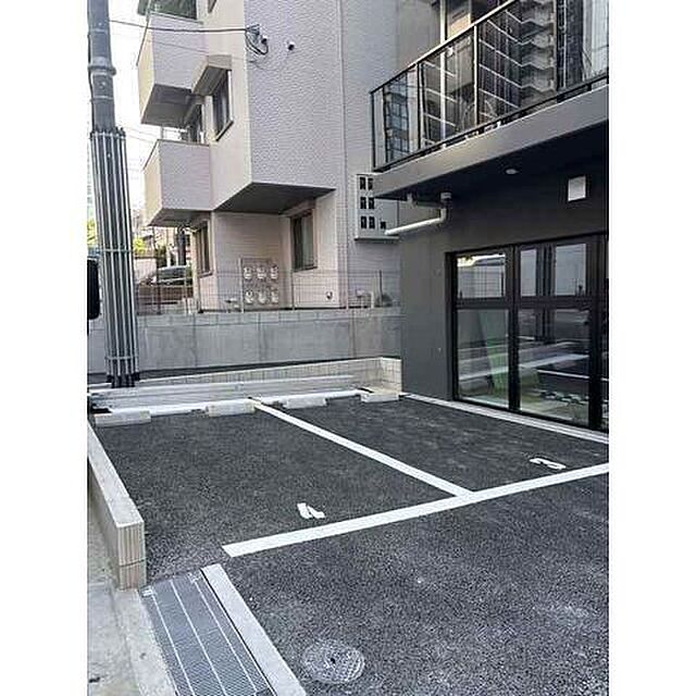 28 / 35