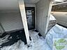 周辺：前面道路、建物周り等