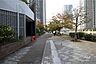 その他：敷地北西側の前面道路(北東側から)